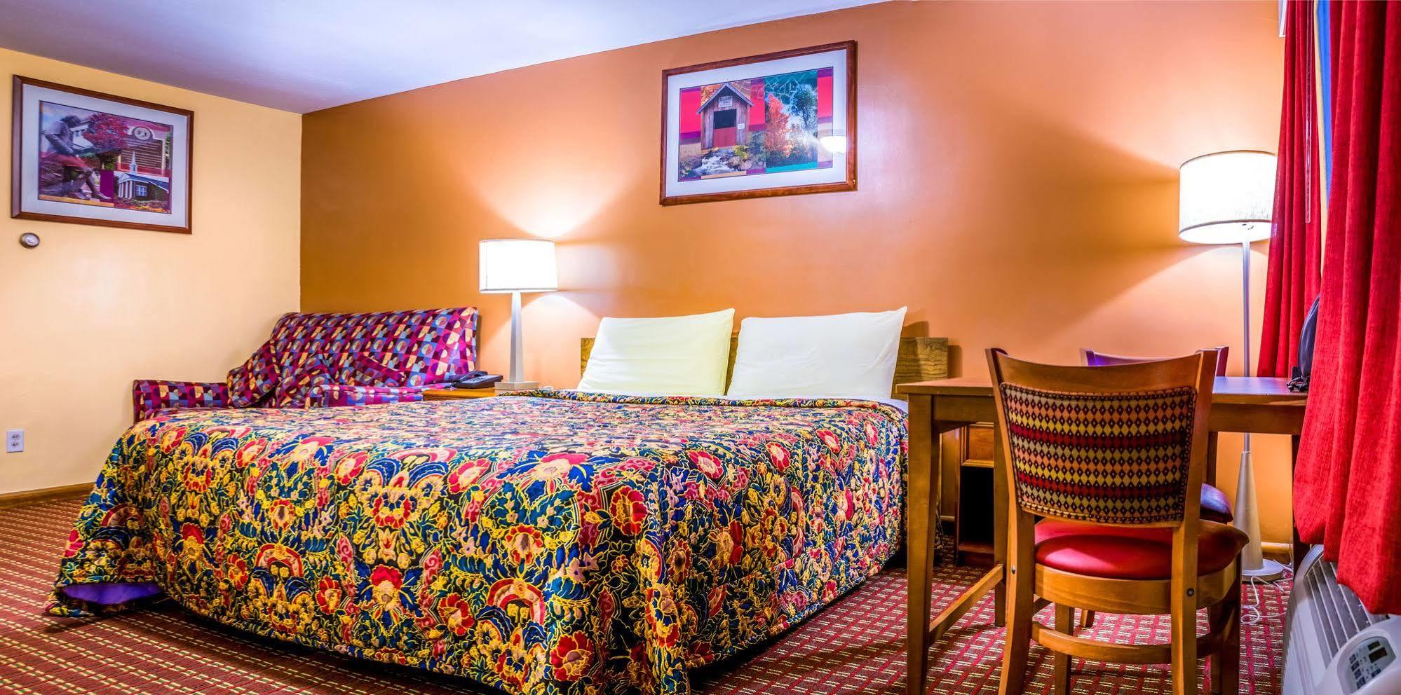 Plaza Inn Пибоди Экстерьер фото
